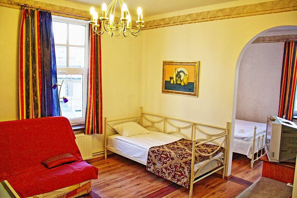 Nb Hotel With Free Parking Рига Экстерьер фото