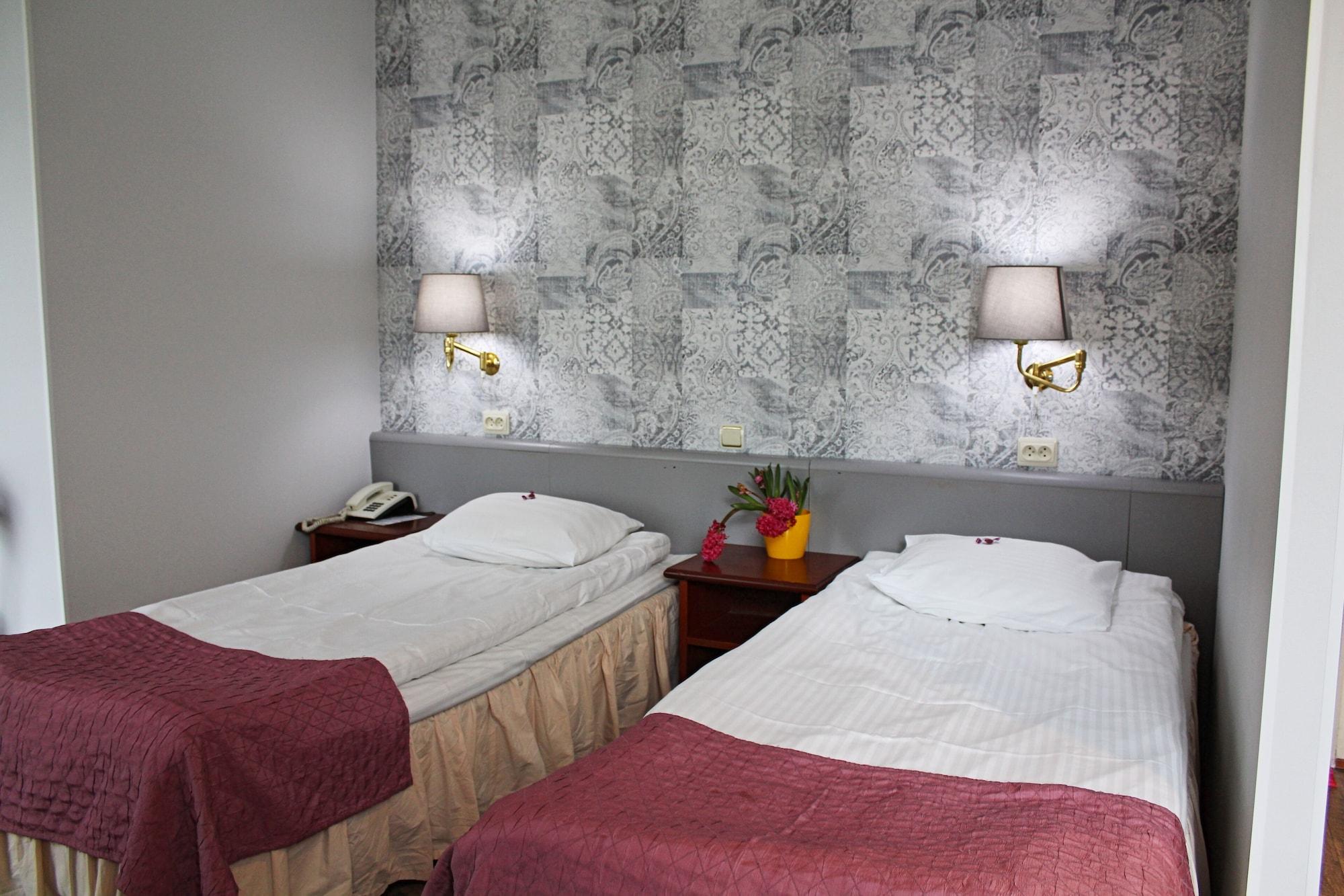 Nb Hotel With Free Parking Рига Экстерьер фото